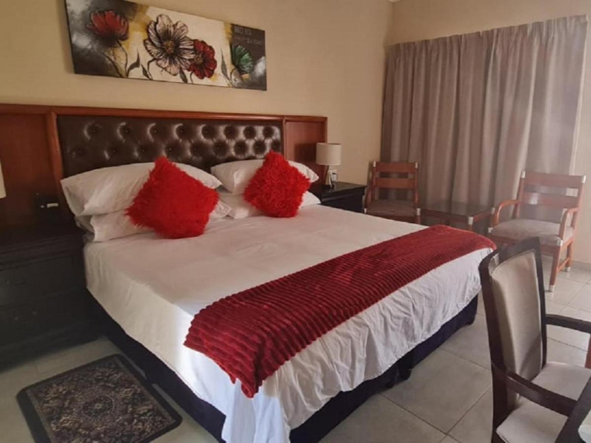 Benoni N12 Hotel Exterior photo