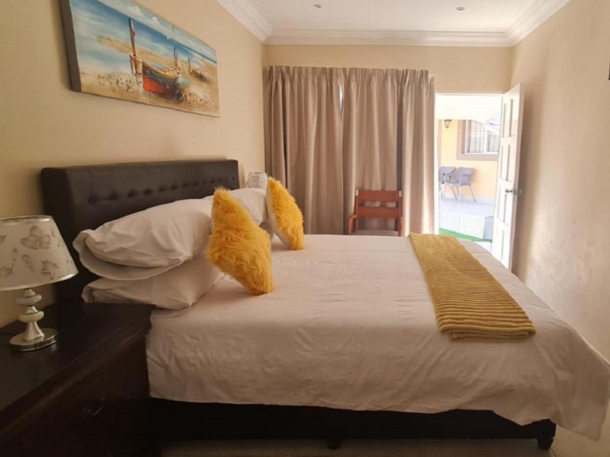 Benoni N12 Hotel Exterior photo