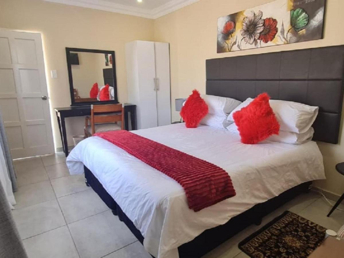 Benoni N12 Hotel Exterior photo