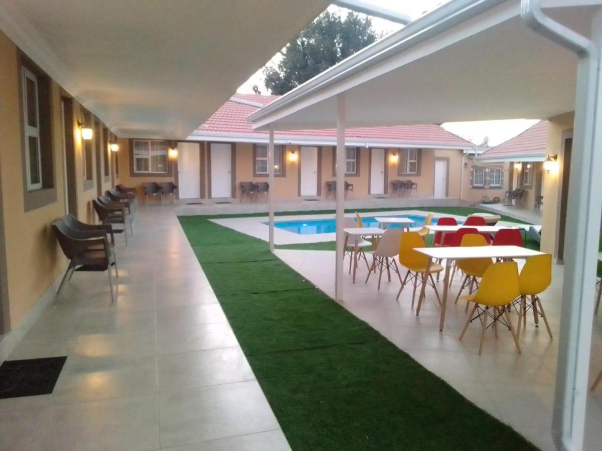 Benoni N12 Hotel Exterior photo